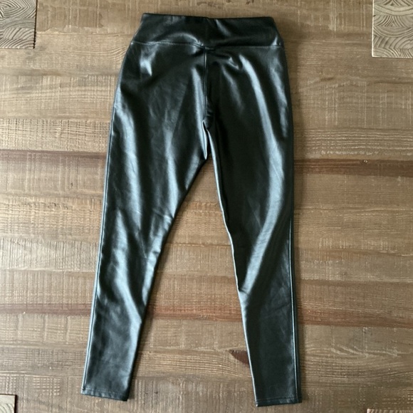 Nordstrom Rack Faux Leather Fleece Lined Womens Leggings Size Small - Picture 8 of 8